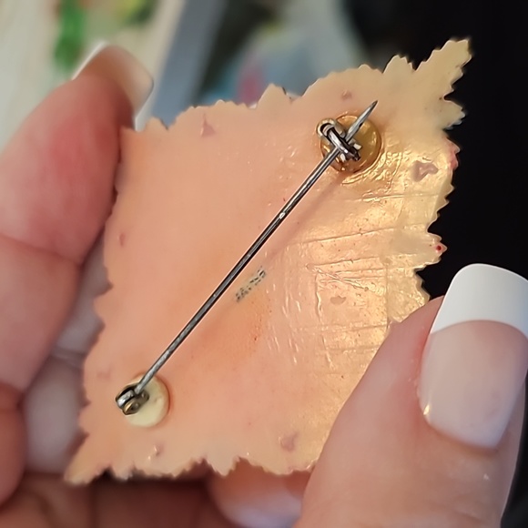 Vintage Plastic Rose Brooch - Picture 4 of 6